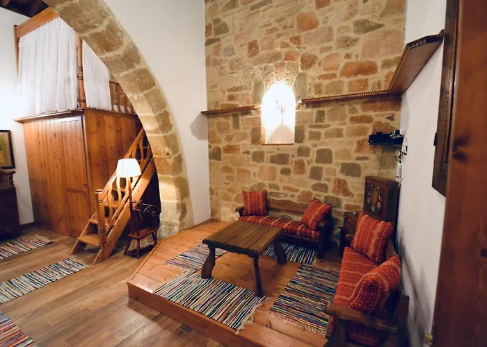 Patitiri Traditional House With Hot Tub 阿彻奇洛斯