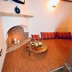 Villa Patitiri Traditional House With Hot Tub