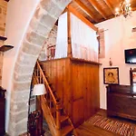 Patitiri Traditional House With Hot Tub Villa