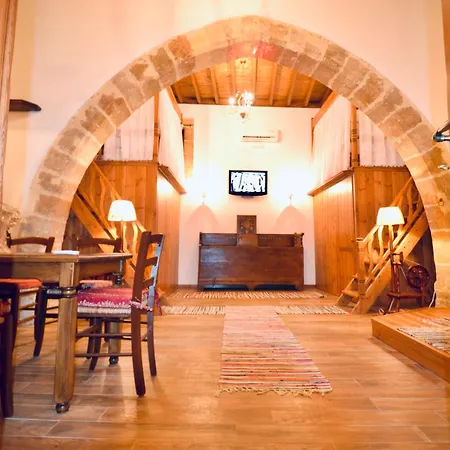 Patitiri Traditional House With Hot Tub *