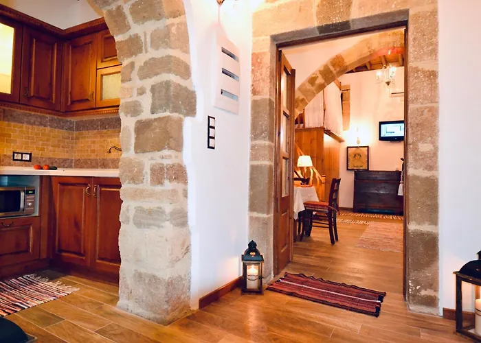 Patitiri Traditional House With Hot Tub Villa