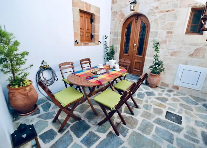 Villa Patitiri Traditional House With Hot Tub