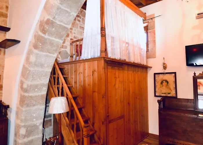 Patitiri Traditional House With Hot Tub Villa