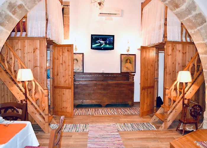 Patitiri Traditional House With Hot Tub Villa