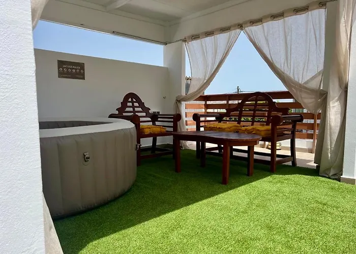 Patitiri Traditional House With Hot Tub *