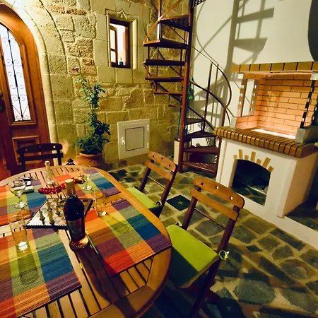 Villa Patitiri Traditional House With Hot Tub