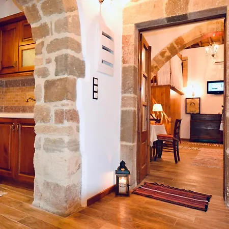 Patitiri Traditional House With Hot Tub Villa