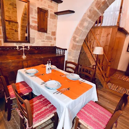 Patitiri Traditional House With Hot Tub *