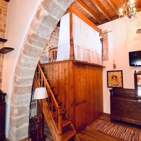 Patitiri Traditional House With Hot Tub Villa