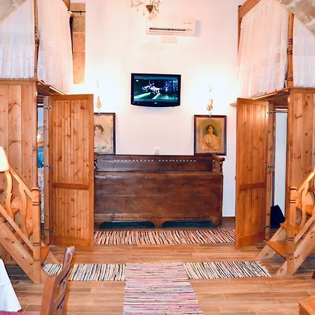 Patitiri Traditional House With Hot Tub Villa